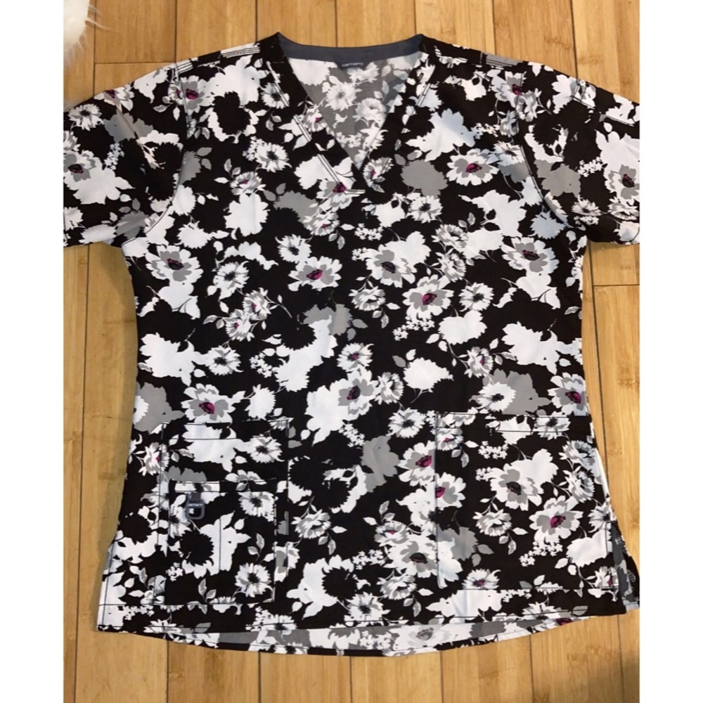 Carhartt Floral Scrub Top